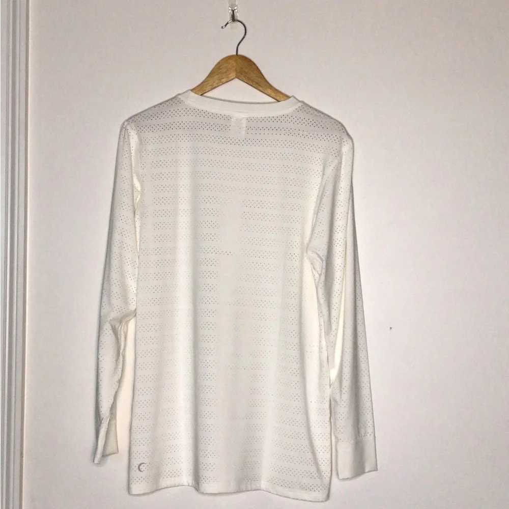 ZYIA White Textured Perforated Long Sleeve XXL Top